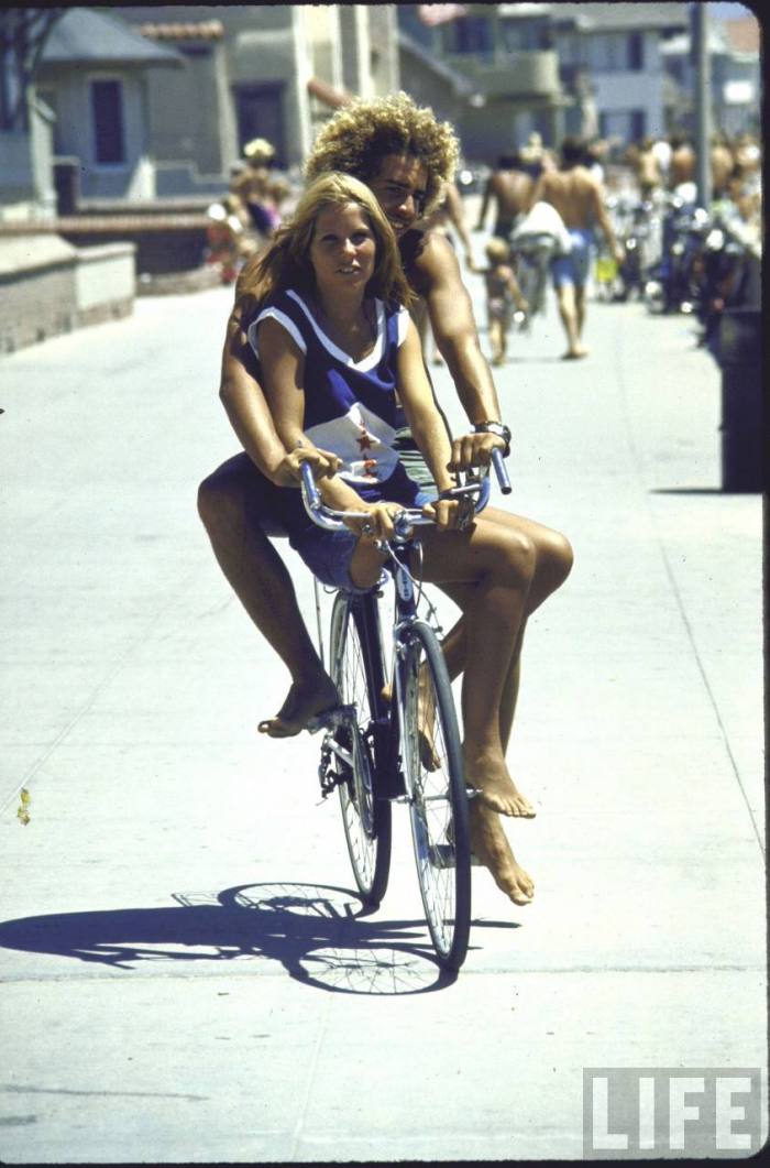 Love this shot-- California chill beach style at its best.  Schwinn ten-speeds ruled back in the day.